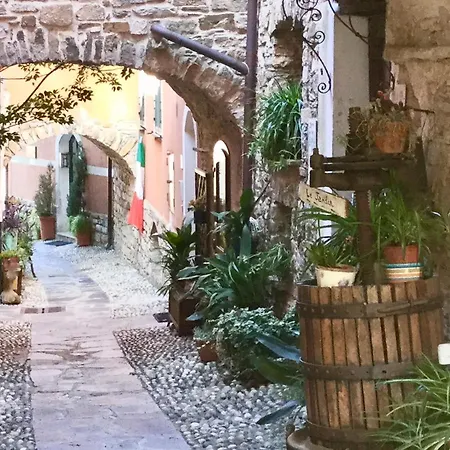 Apartman La Casa Nel Caruggio *